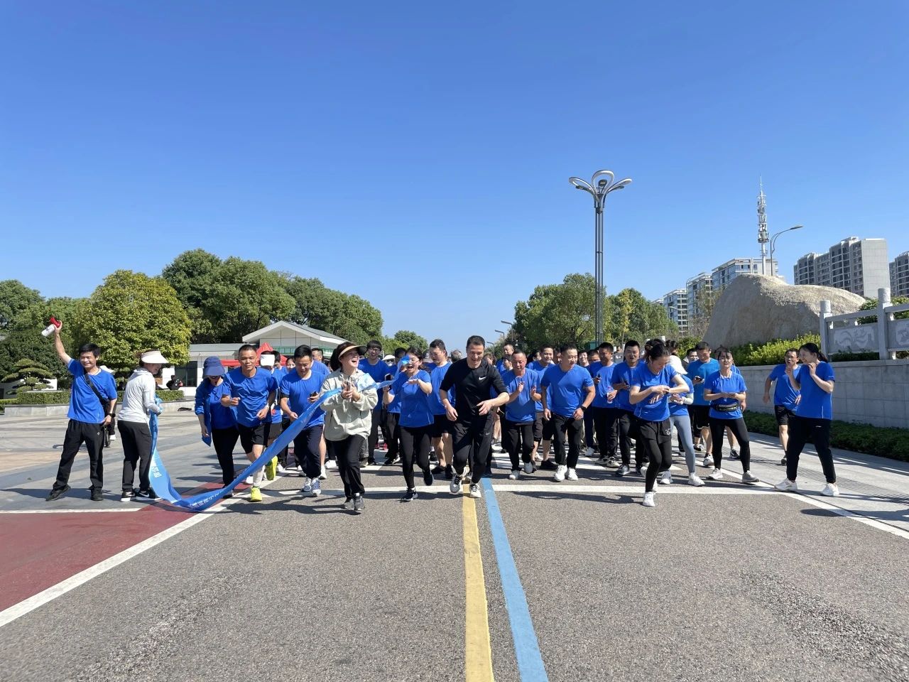 热爱·超越·领跑 | 2024年3044永利集团松雅湖环湖跑